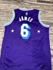 NWOT Lebron James LA Lakers Nike Swingman City Edition Jersey Size Youth M 10-12