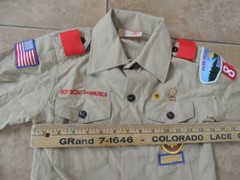 BOY SCOUTS OF AMERICA Shirt Youth 10 BSA OFFICIAL CUB SCOUT Badges Pins Colorado