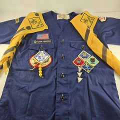 Vintage Boy Scouts Of America Cub Scout Shirt Youth Medium Uniform Patches 1980s