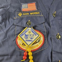 Vintage Boy Scouts Of America Cub Scout Shirt Youth Medium Uniform Patches 1980s