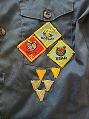 Vintage Official Boy’s / Child’s Cub Scout Navy Blue Uniform Shirt w/Patches