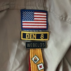 Boy Scout Tan Button Down Short Sleeve Uniform Shirt w/Patches Size Large