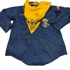 Vintage Boy Scouts of America Cub Scout Uniform Shirt and yellow Scarf Size 10