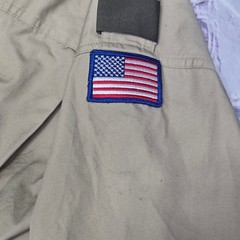 Boy Scouts of America Youth Medium Tan Short Sleeve Uniform Shirt patches BSA