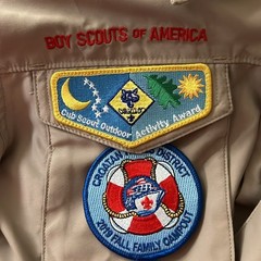 Boy Scout Tan Button Down Short Sleeve Uniform Shirt w/Patches Size Large