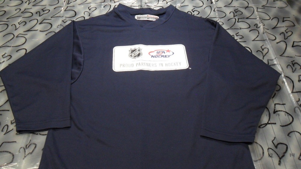 Medium NWOT Youth NHL & USA Hockey Proud Partners In Hockey Shirt Jersey
