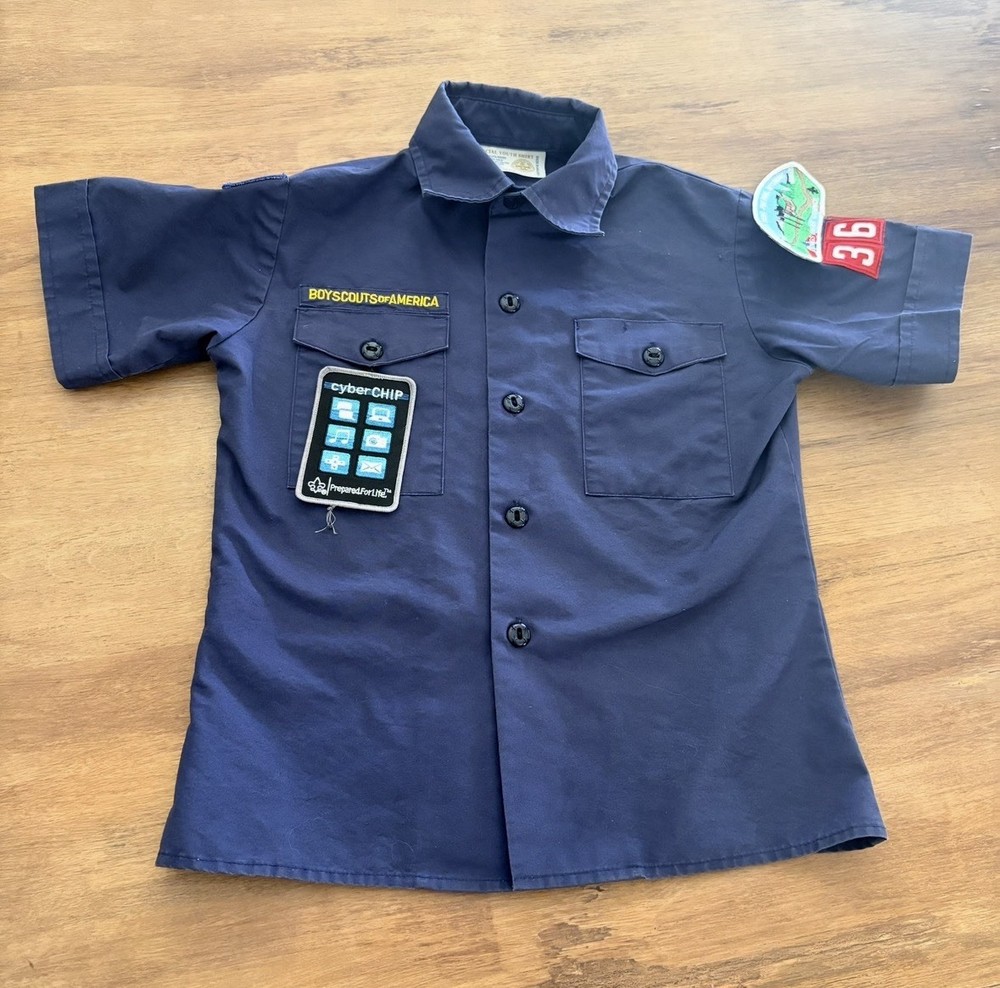 Boy Scouts of America Shirt Youth Small Wyoming Fox Park Scout Badges