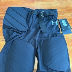NWT Under Armour Youth Gameday Integrated Football Pants black padded logo