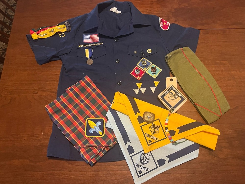 VTG Cub Scouts BSA Uniform Shirt Scarves Patches Pins Youth 70s