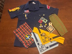 VTG Cub Scouts BSA Uniform Shirt Scarves Patches Pins Youth 70s