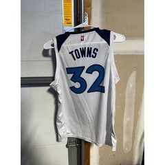 Youth XL Nike Karl-Anthony Towns Minnesota Timberwolves Jersey